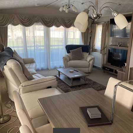 2 Bed, 2 Bath Lodge Style Caravan With Hot Tub & Private Garden At Patrington Haven Leisure Park Esterno foto